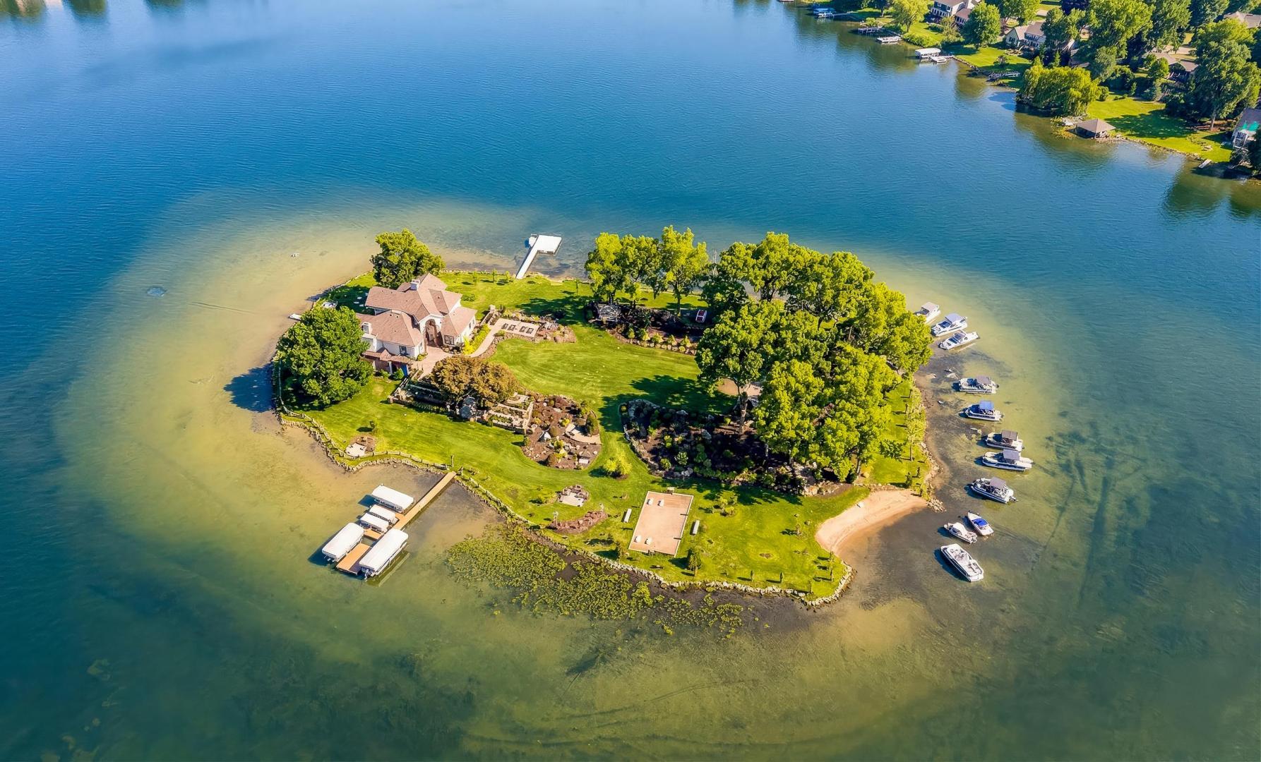 Paradise Island, Michigan – Private island in Michigan, United States